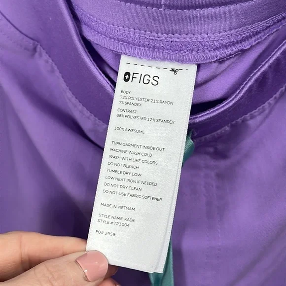 Figs Women’s Two Piece Scrub Set Rafaela Top and Kade Pants purple size XL. - Picture 10 of 13